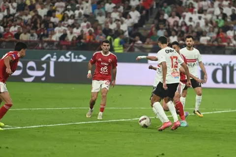 "الرد في الملعب" .. كيف توج زيزو بجائزة الأفضل والبطولة الأولى له مع الأهلي (أرقام)